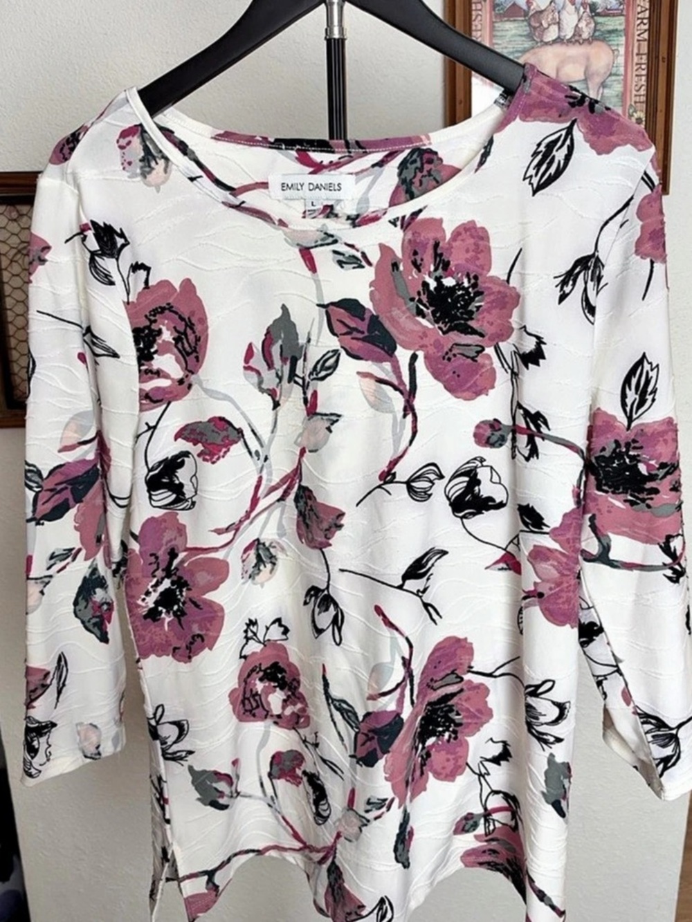 Emily Daniels Floral 3/4 Sleeve Top in White & Pink Size Large